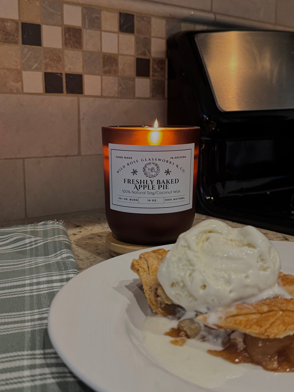 Freshly Baked Apple Pie - 100% Natural Soy/Coconut Blend Candle